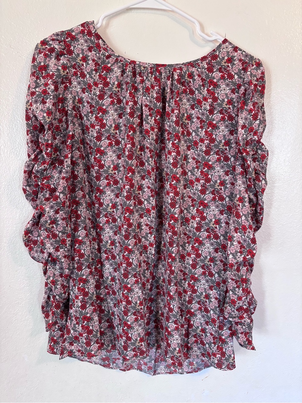 Max Studio Red Floral Ruffled-Sleeve Blouse